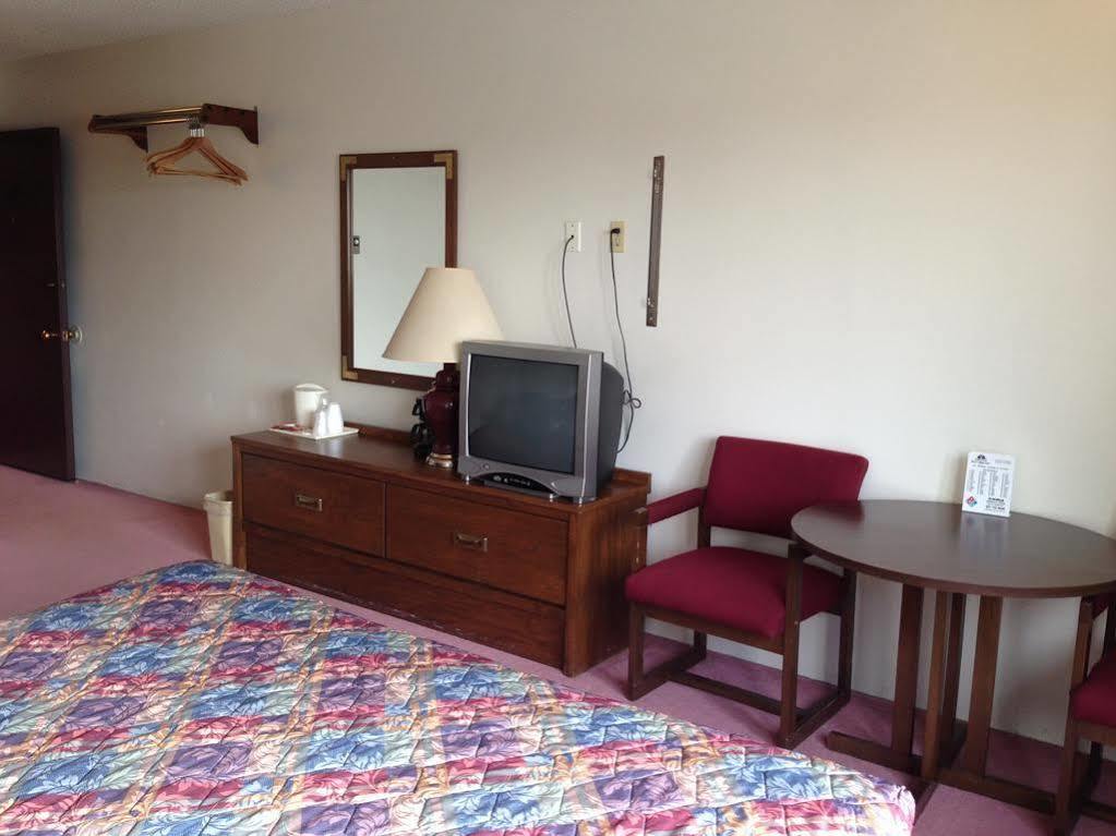 Americas Best Value Inn Laramie Εξωτερικό φωτογραφία