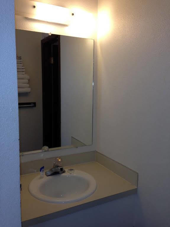 Americas Best Value Inn Laramie Εξωτερικό φωτογραφία