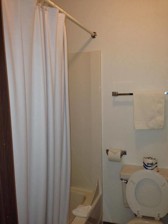 Americas Best Value Inn Laramie Εξωτερικό φωτογραφία